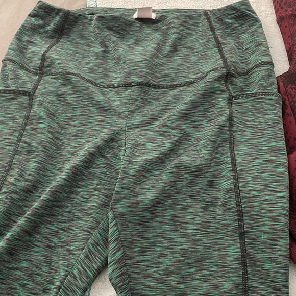 Chico’s Zenergy bundle of 3 Medium full length pull on leggings BLACK-SOLD - Picture 3 of 7